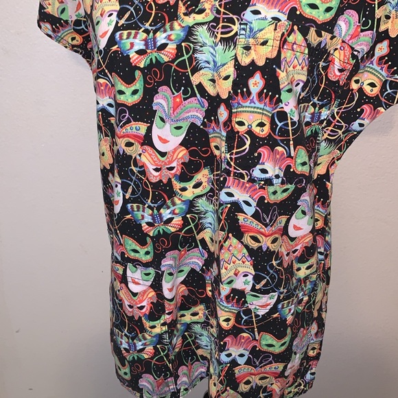 Scrubs black Mardi Gras Masks short sleeve scrub top - Picture 3 of 8